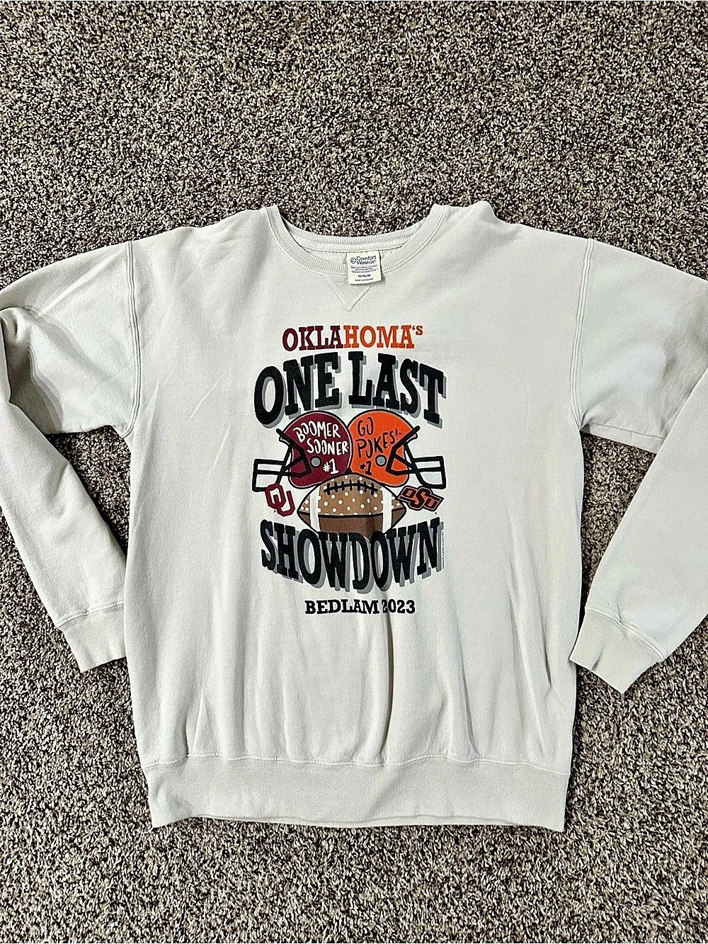 Comfort Wash Oklahoma's One Last Showdown Bedlam 2023 Sweatshirt White Medium